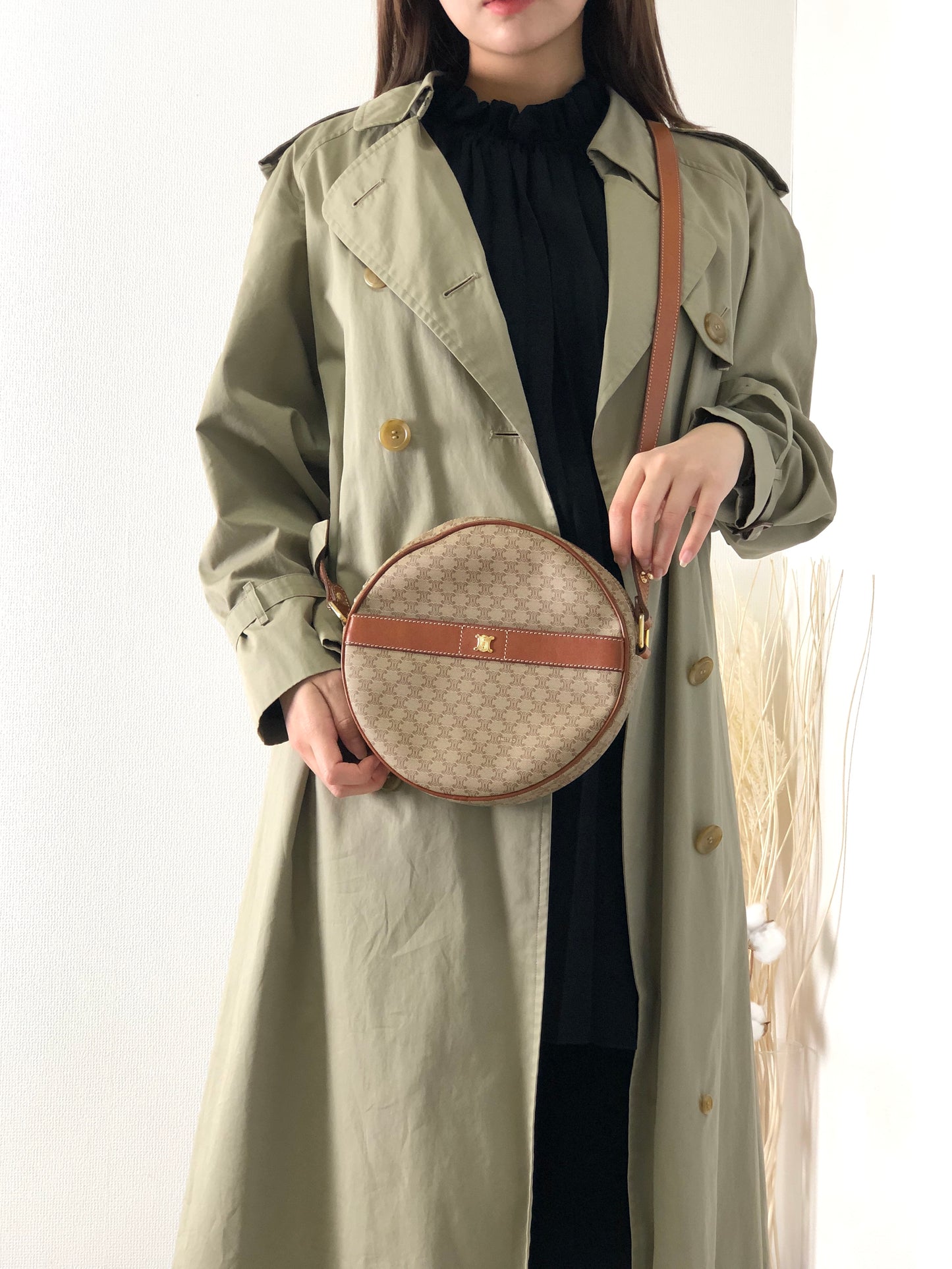 CELINE Macadam Triomphe Round Shoulder bag Beige Vintage re2v22