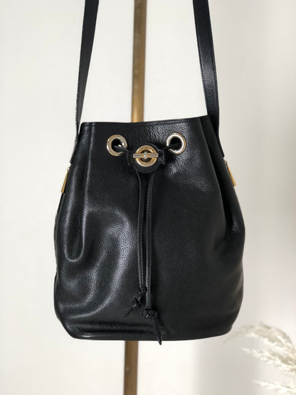 CELINE 扣環皮革抽繩單肩包 黑色復古 gzwn5b