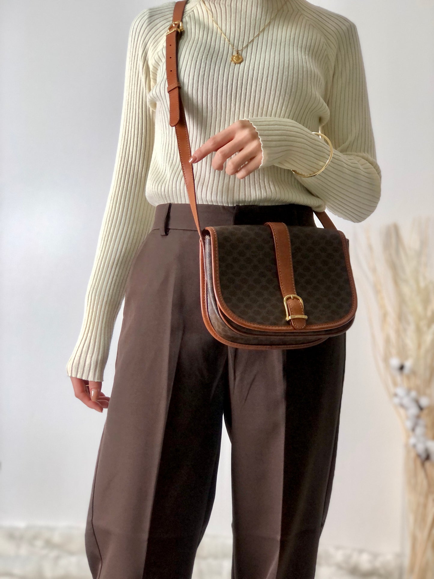 CELINE Macadam Front Buckle Flap Shoulder bag Brown Vintage xyw84y