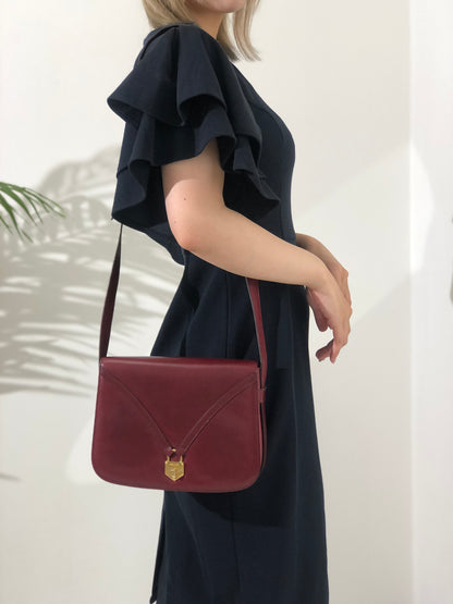 CELINE 轉鎖 Cadena 皮革斜背包 波爾多紅 復古 yrru3h 