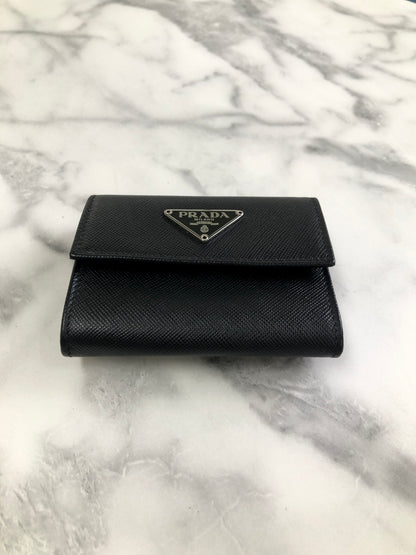 PRADA Triangle Logo  Saffiano Leather  Black Vintage yh2cer