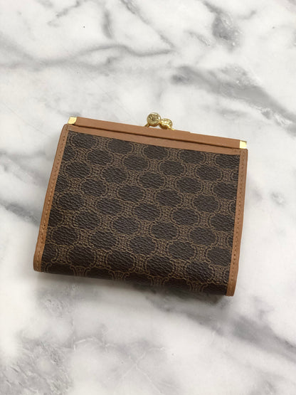 CELINE Macadam Blason Metal Clasp Wallet Brown Vintage 6z8bzg