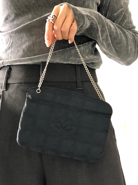 CHANEL New Travel Line Nylon Handbag Chain Shoulder bag Black Vintage p7zz2s